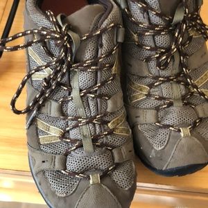 Merrill hiking shoes